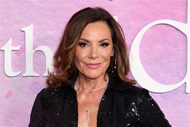 TV Star LuAnn de Lesseps And Close Friends Enjoy An Intimate Holiday Celebration At Bonefish Grill
