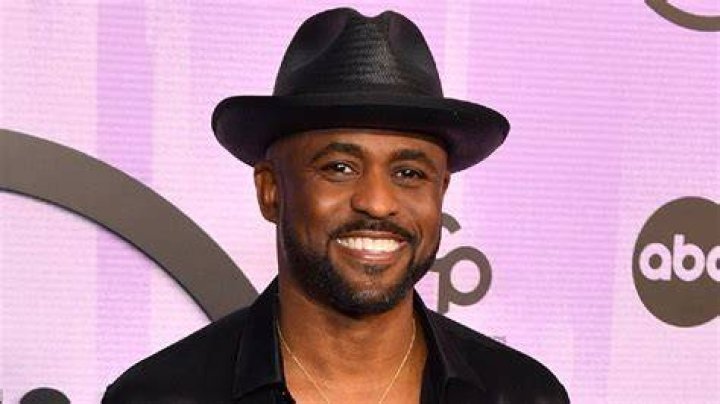 Wayne Brady comes out as a pansexual