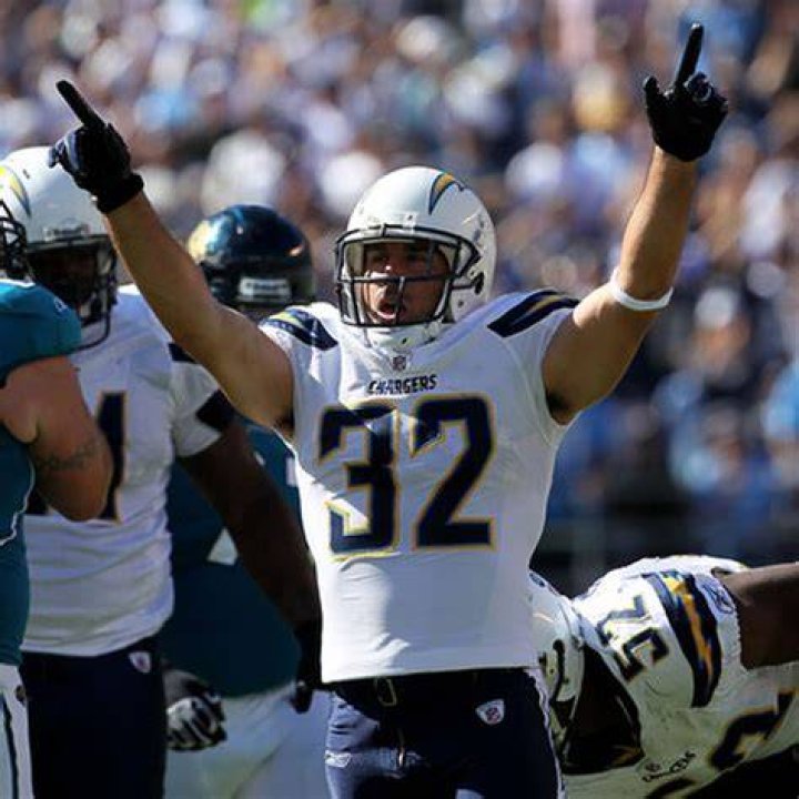 Weddle celebrating with Chargers' fans