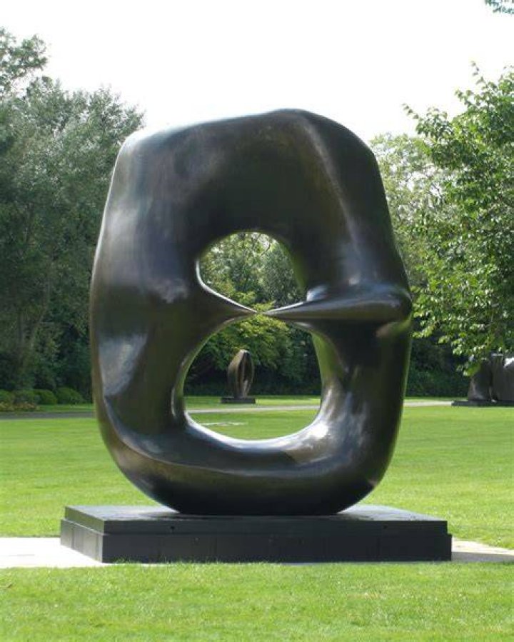 What is subtractive sculpture?