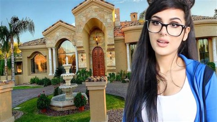 YouTuber SSSniperWolf has a luxurious house! Know about her boyfriend, arrests, net worth YouTuber SSSniperWolf has a luxurious house! Know about her boyfriend, arrests, net worth